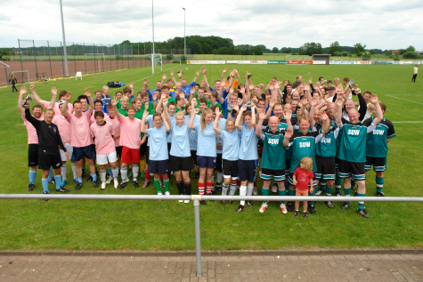 Hier die Teilnehmer-Teams in 2010... Hier die Teilnehmer-Teams in 2010... mit dem Sieger "Binford aus der Sonnenallee".